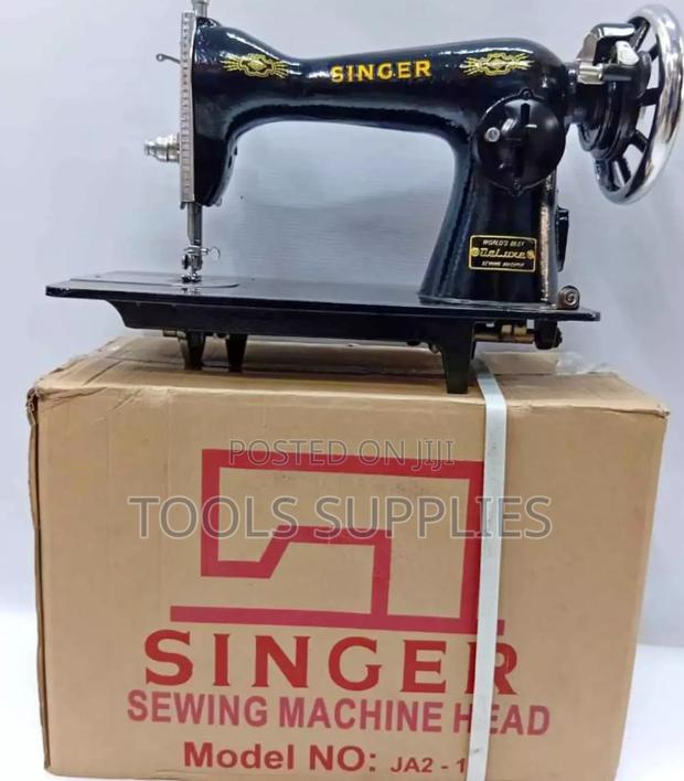 Singer Sewing Machine/ Singer Sewing Machine
