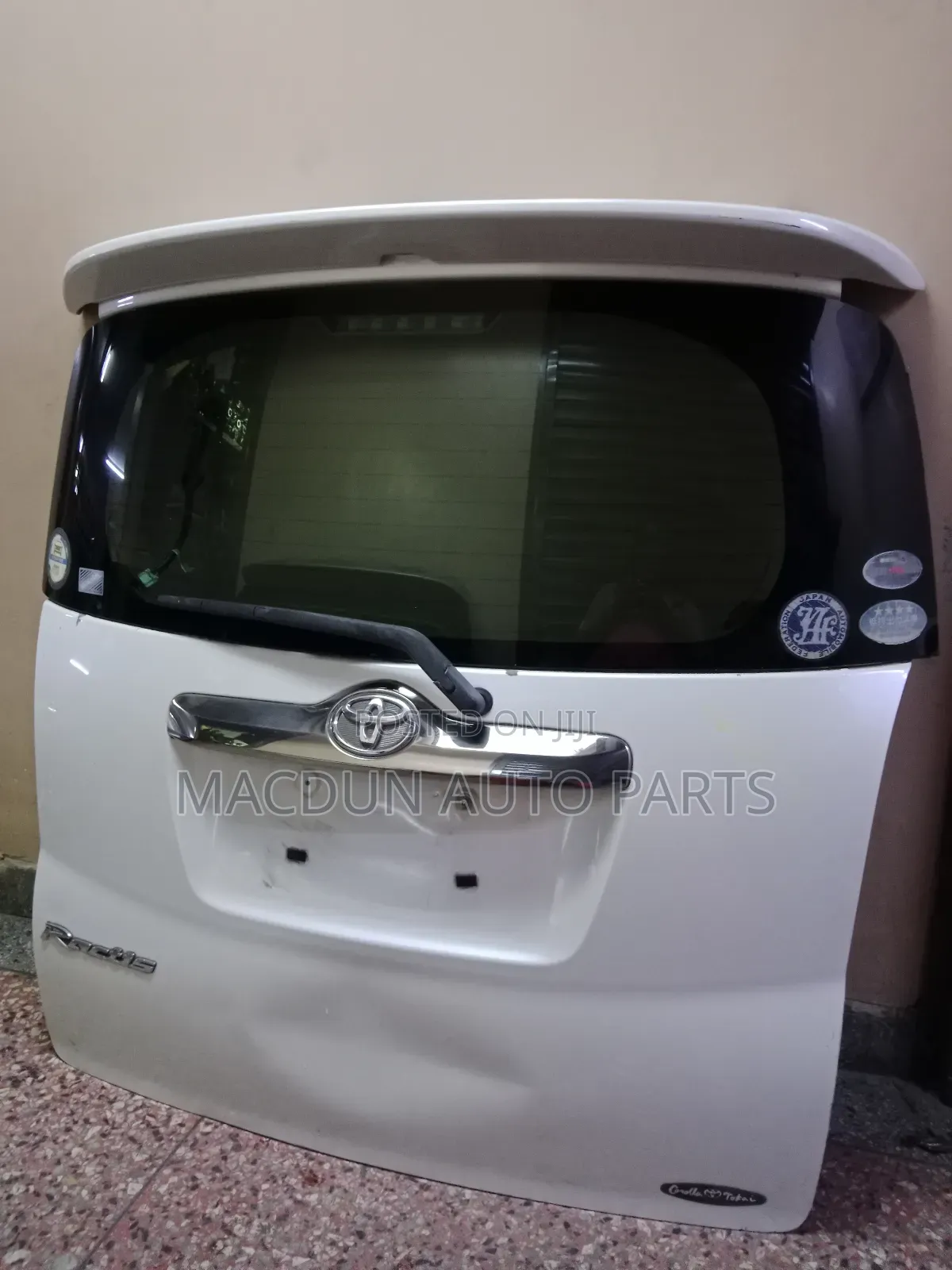 Ractis Tailgate/Boot