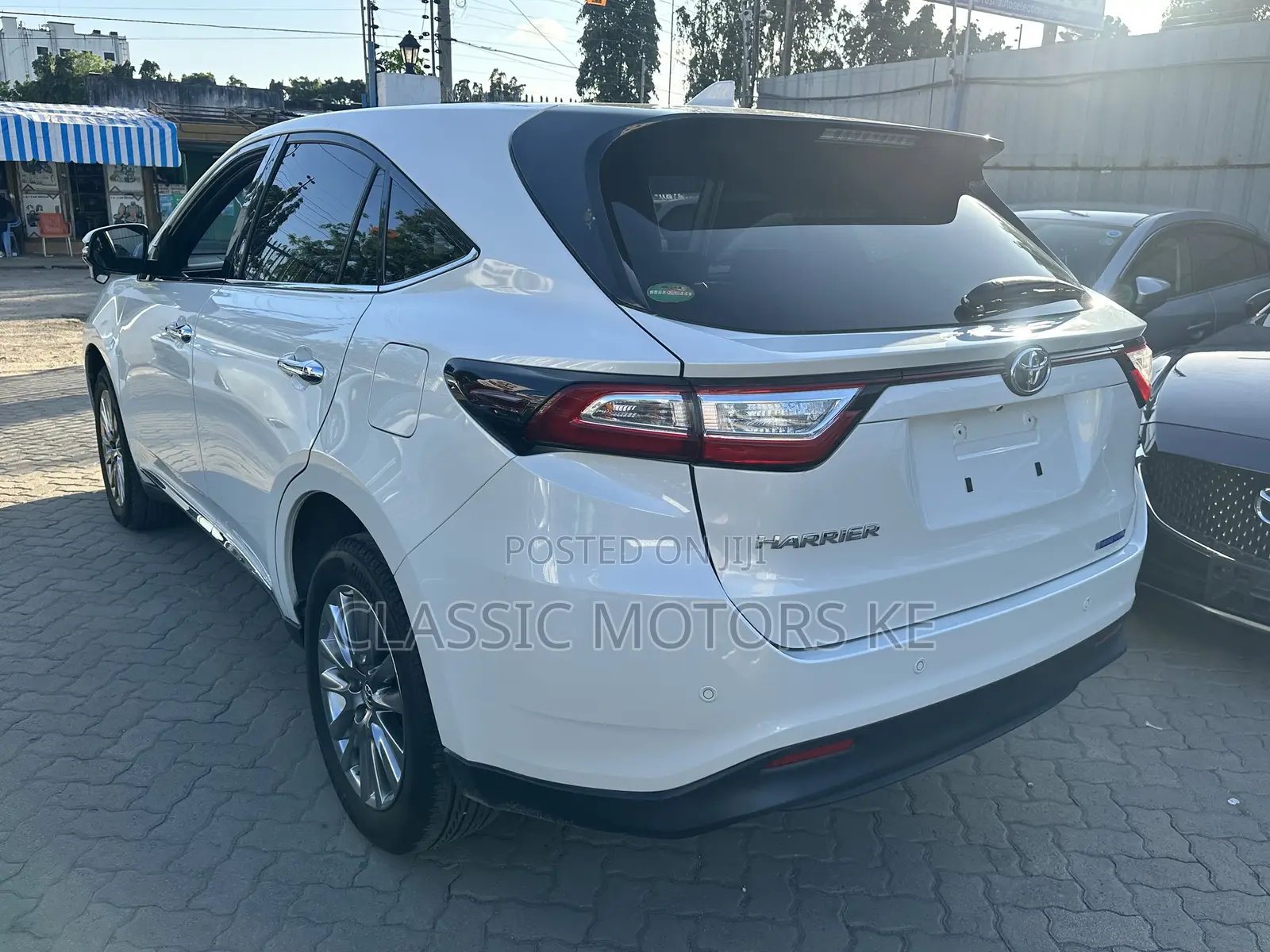 Toyota Harrier 2.0 2019 White