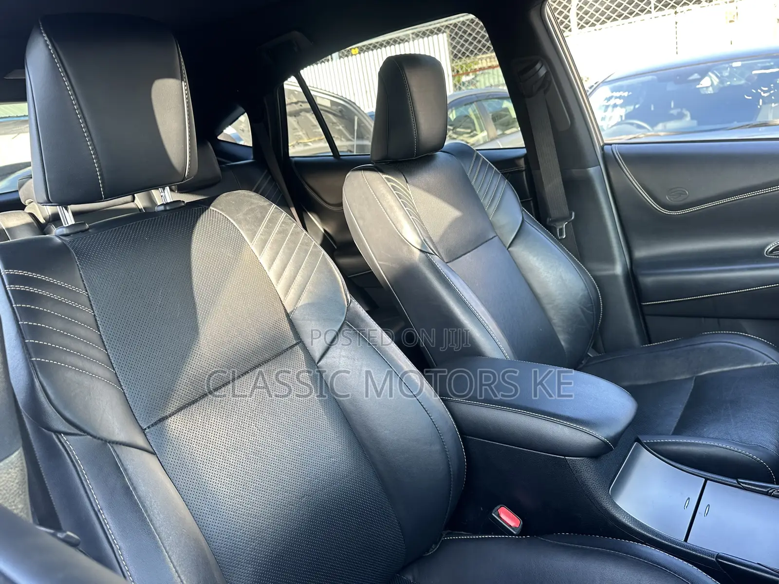 Toyota Harrier 2.0 2019 White