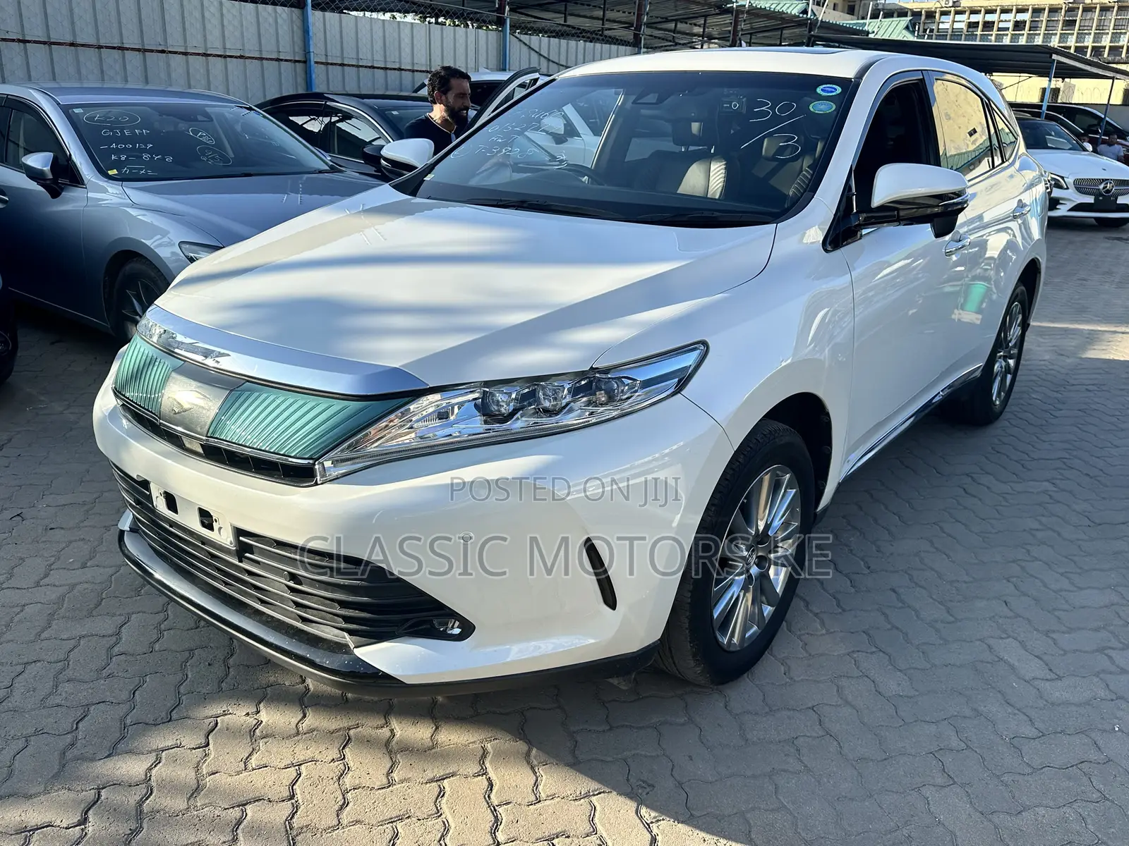 Toyota Harrier 2.0 2019 White