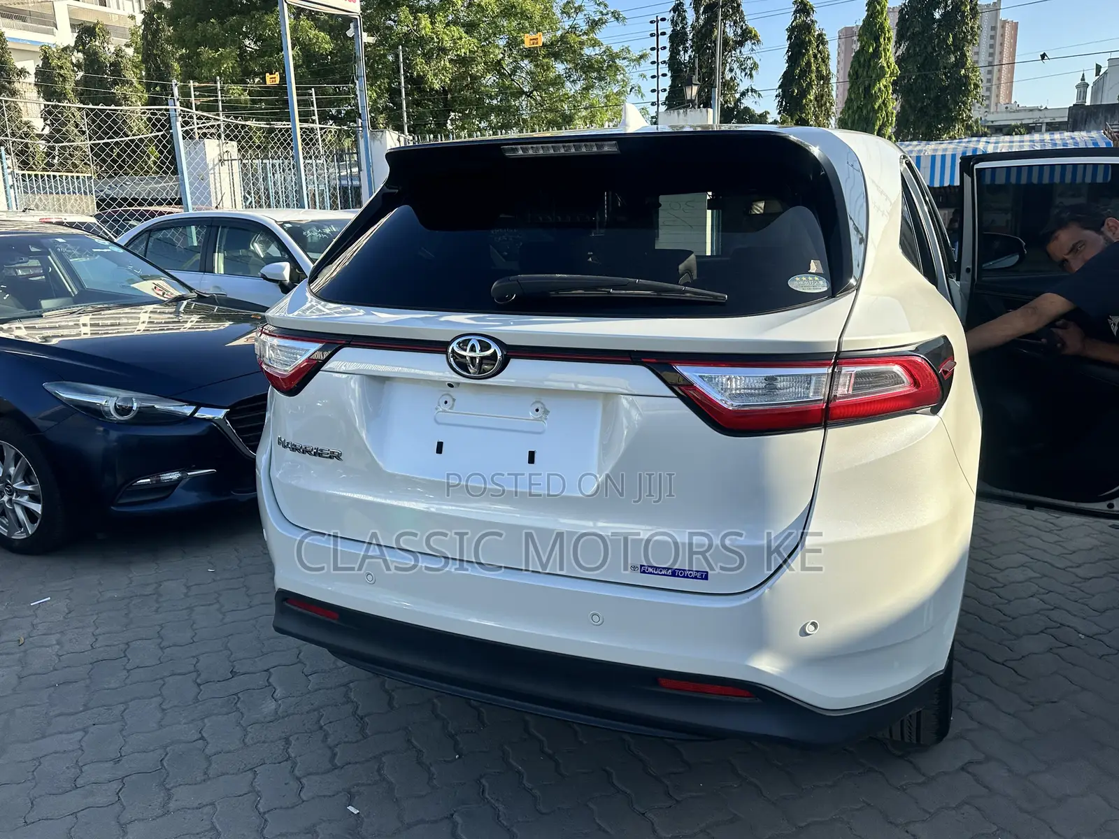 Toyota Harrier 2.0 2019 White