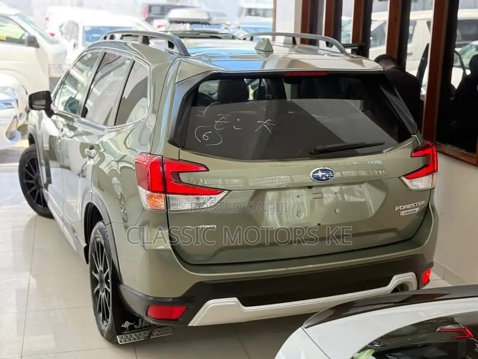 Subaru Forester Premium AWD 2019 Green