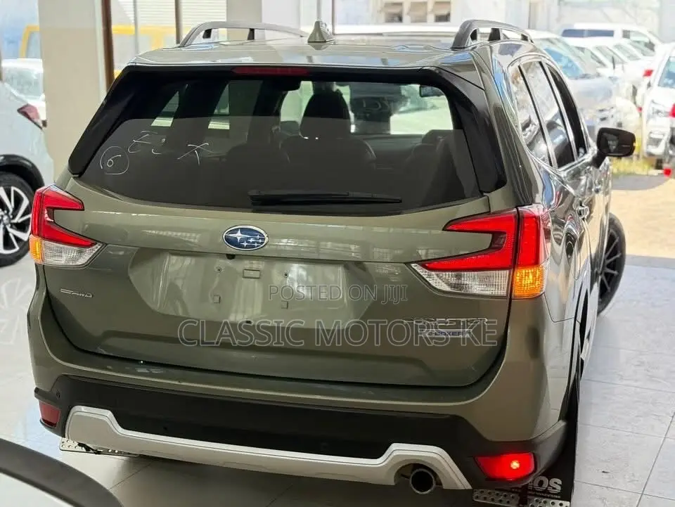 Subaru Forester Premium AWD 2019 Green