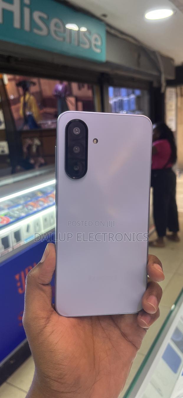 New Samsung Galaxy A17 256 GB Black - thumbnail 3