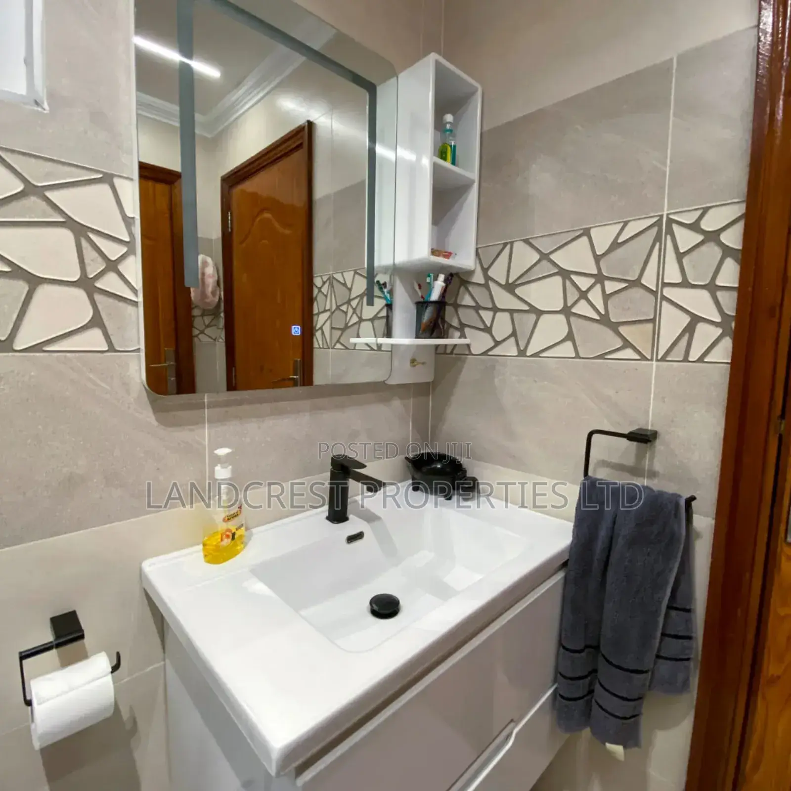 3bdrm Apartment in Lavington for sale
