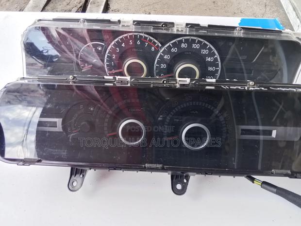Toyota Voxy/Noah 2013 Speedometer - main view