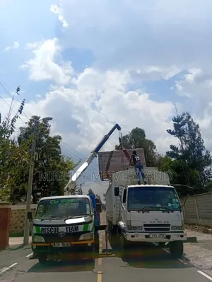 Flatbed Trailer With Crane Are Ready for Inter Country Logistics