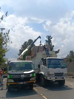 Flatbed Trailer With Crane Are Ready for Inter Country Logistics