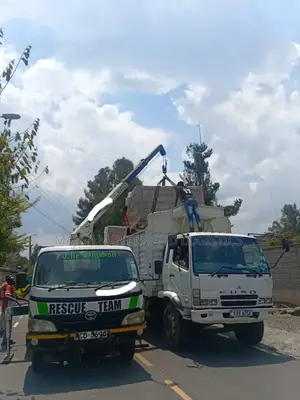 Flatbed Trailer With Crane Are Ready for Inter Country Logistics