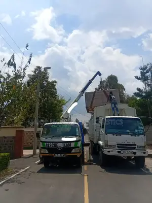 Flatbed Trailer With Crane Are Ready for Inter Country Logistics