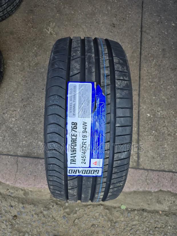 245/40r19 Goddard Tyre