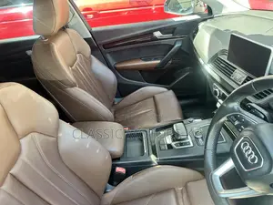 Audi Q5 2.0T Premium AWD quattro 2018 Black