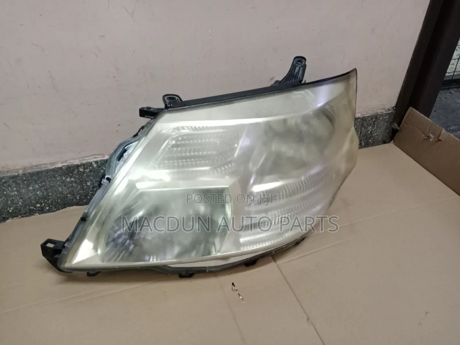 Toyota Alphard Xenon Headlight