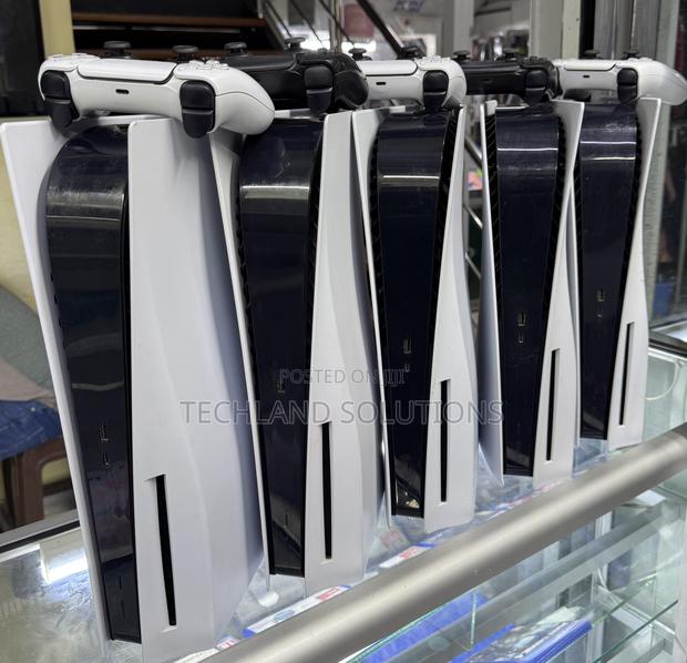 Nearly Sony Playstation 5 Standard Console - thumbnail 4