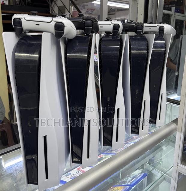 Nearly Sony Playstation 5 Standard Console - thumbnail 3