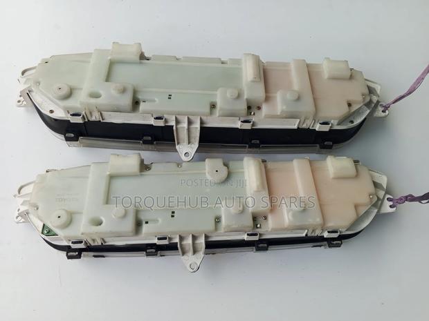 Toyota Noah 2005 Cluster - thumbnail 3