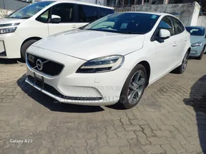 Volvo V40 2019 White