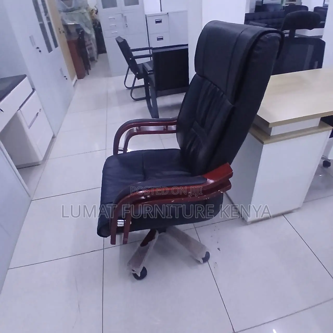 High-Back Leather Office Seat
