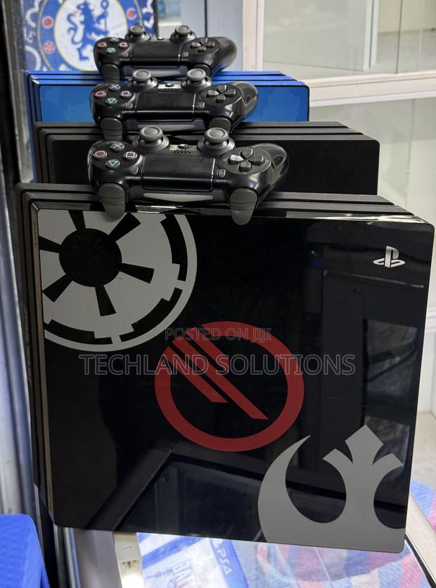 Mint Condition Chipped Ps4 Pro Machine - thumbnail 4