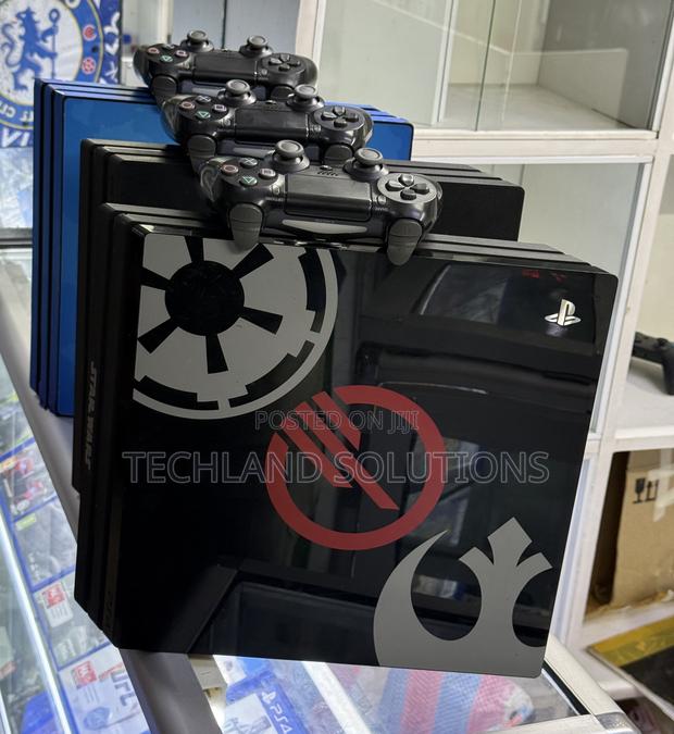 Mint Condition Chipped Ps4 Pro Machine - thumbnail 5