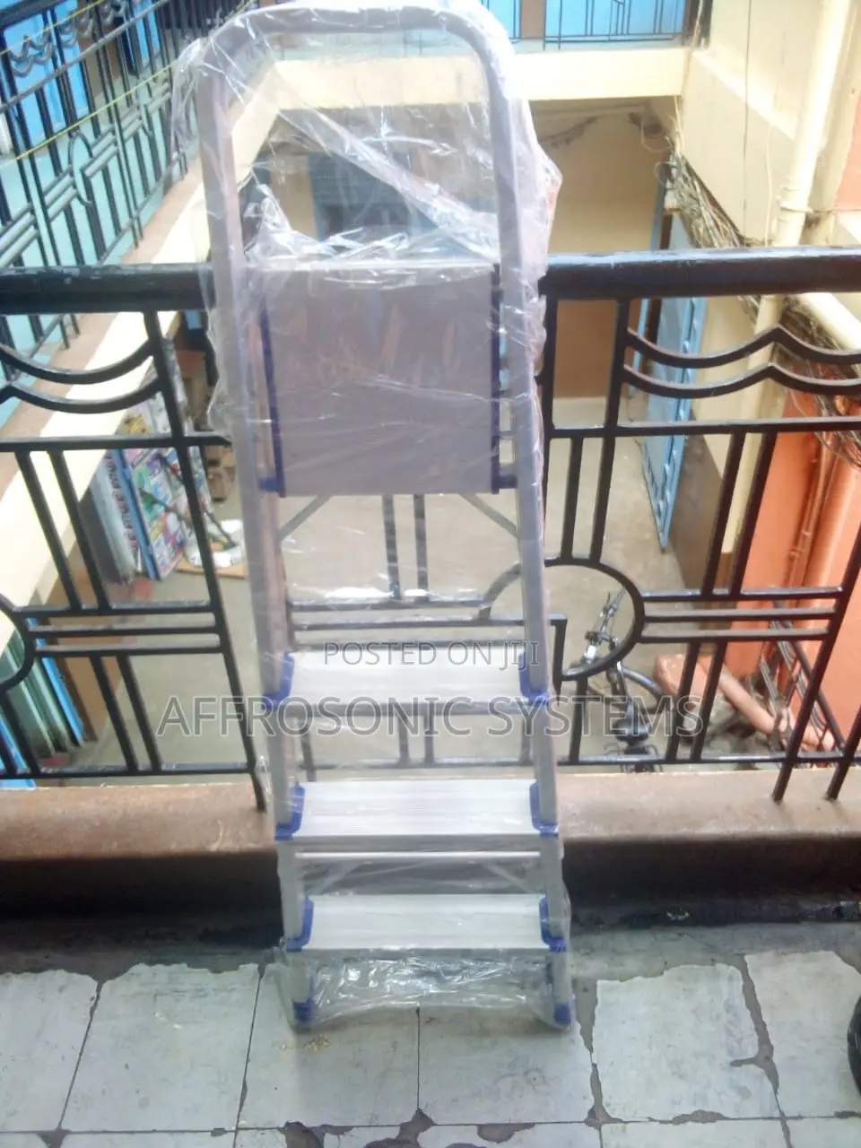 Heavy Duty 4 Step Aluminium Ladder