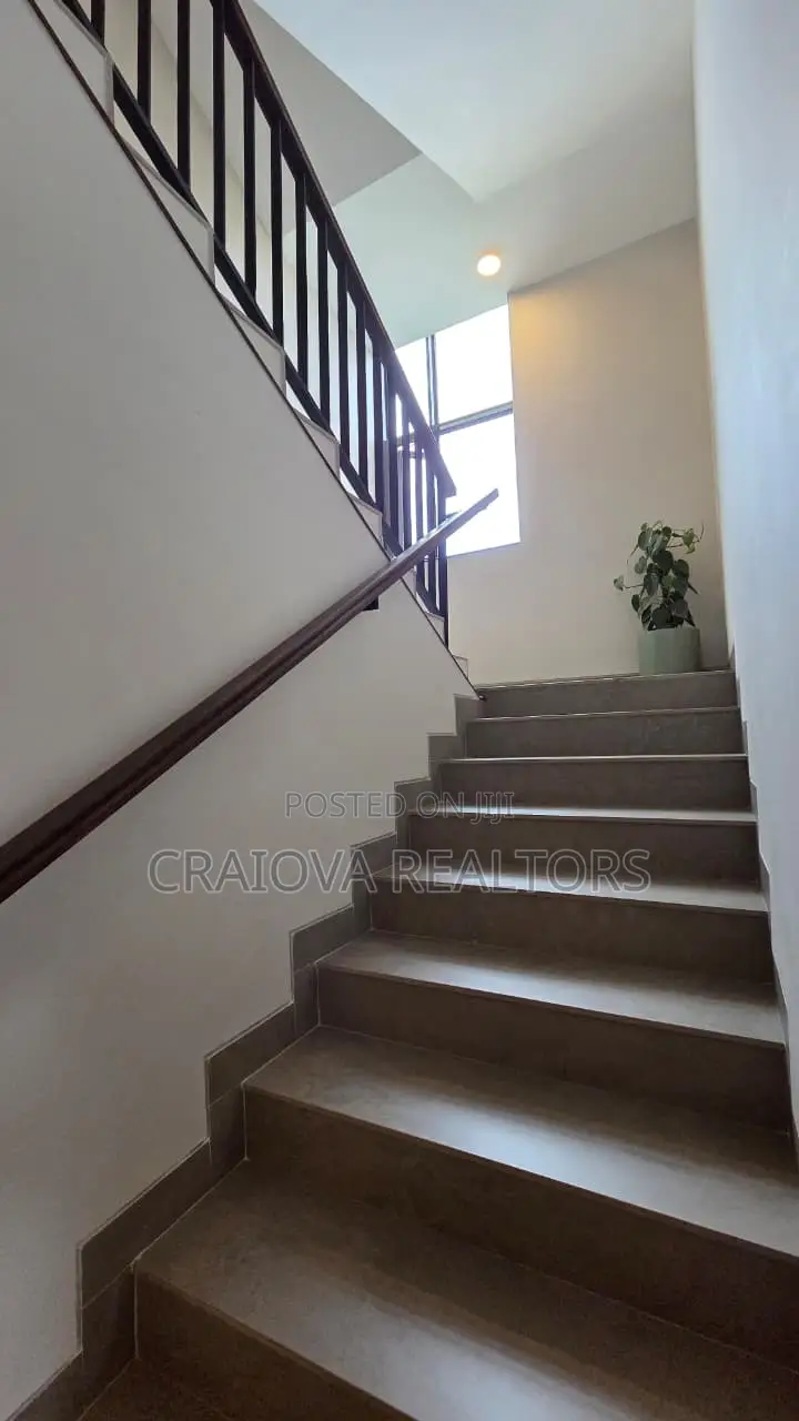 4bdrm Townhouse/Terrace in Langata for sale