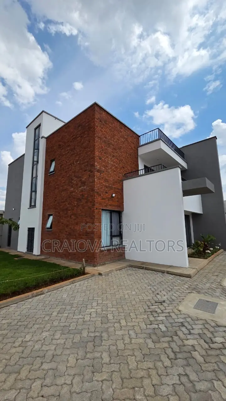 4bdrm Townhouse/Terrace in Langata for sale