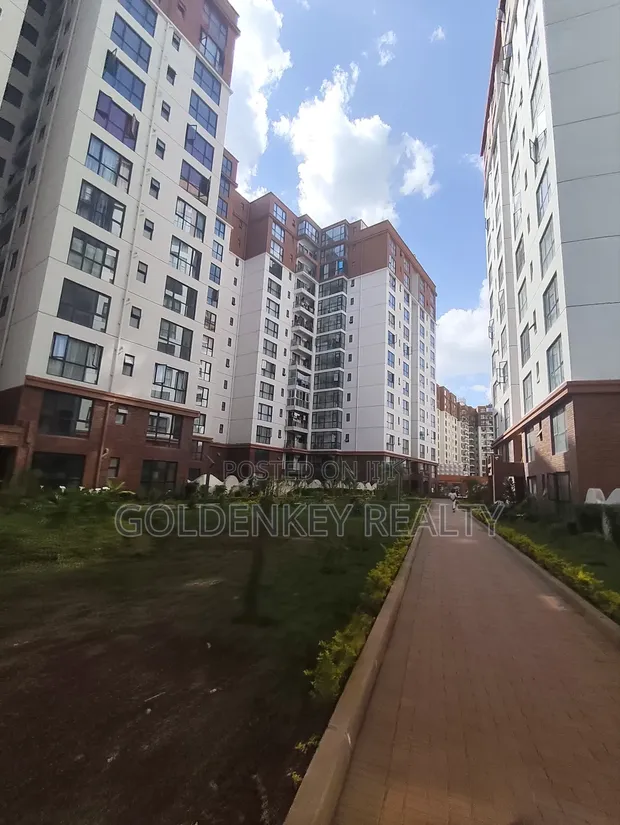 2bdrm Apartment in Gateway Mall Area for sale