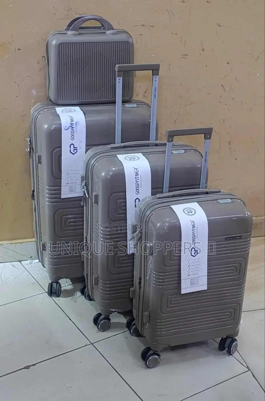 4 in 1 Luxurious Unbreakable Suitcase