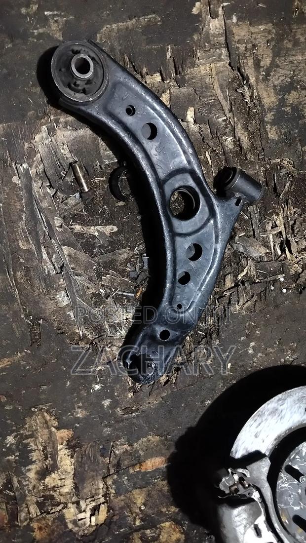 Toyota Voxy Arm Ex Japan