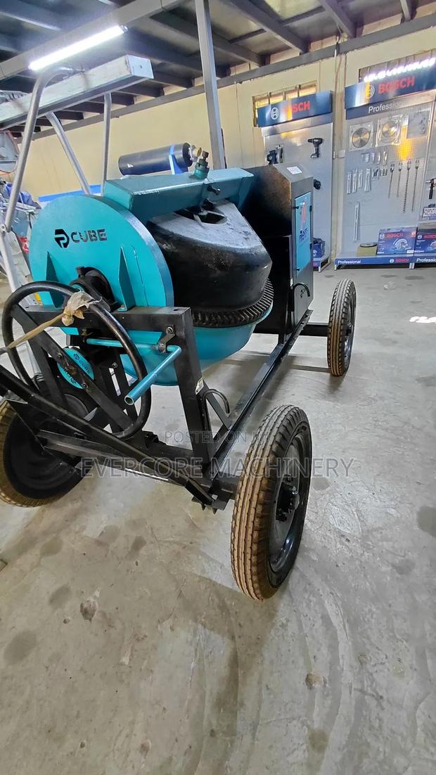 Concrete Mixer 500l Heavy Commercial 8hp Engine.