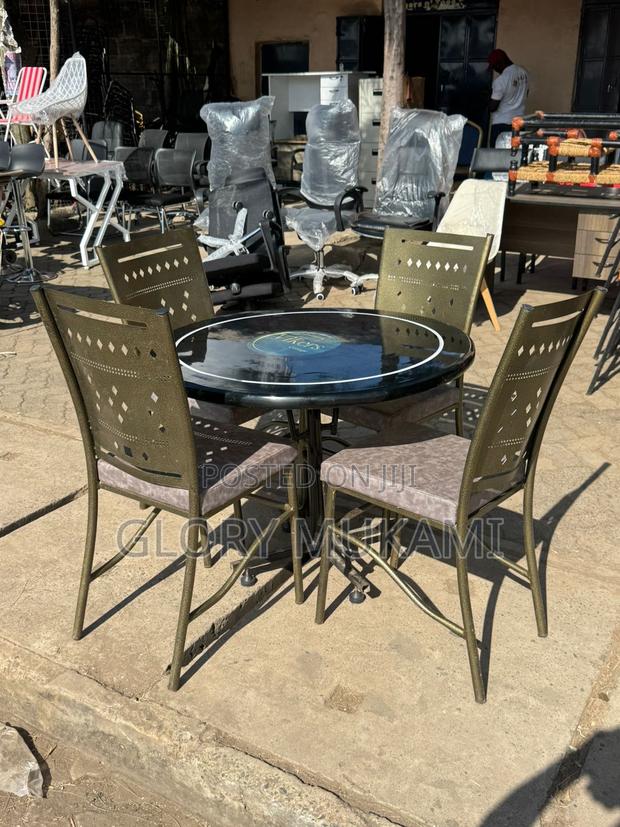 Restaurant And Bar Round Marble Black Table - main view