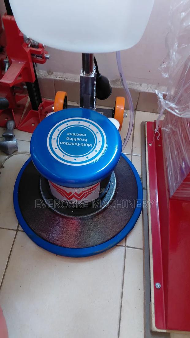 Commercial Floor/Carpet Washing/Scrubber Machine. - thumbnail 2