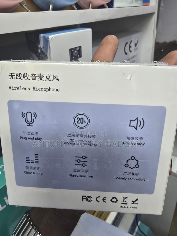 Plug & Play Magnetic Wireless Microphone For Phone & Camera - thumbnail 3