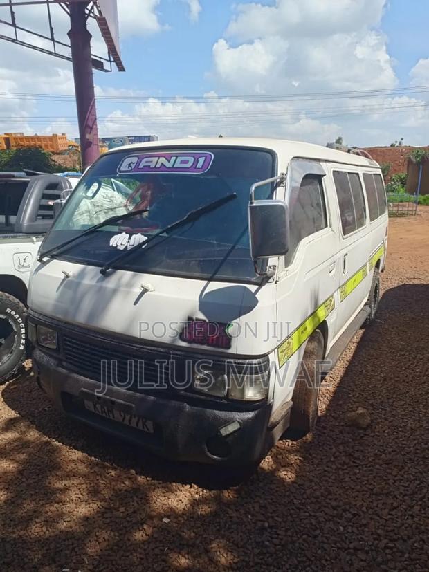 Nissan Caravan (Urvan) 2003 White - thumbnail 5