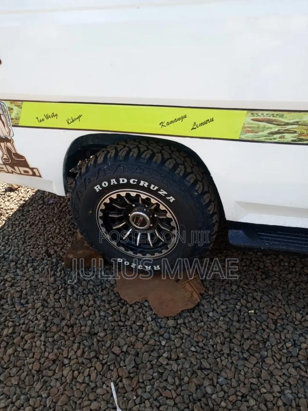 Nissan Caravan (Urvan) 2003 White - thumbnail 11