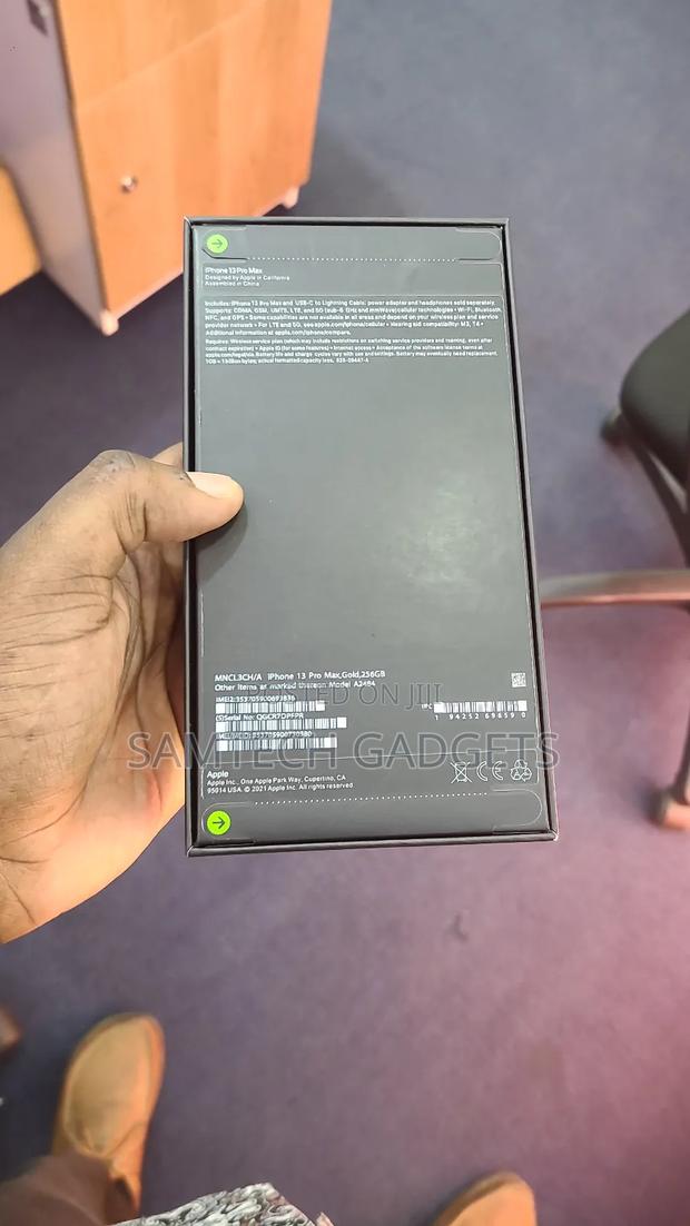New Apple iPhone 13 Pro Max 256 GB Gold - thumbnail 4