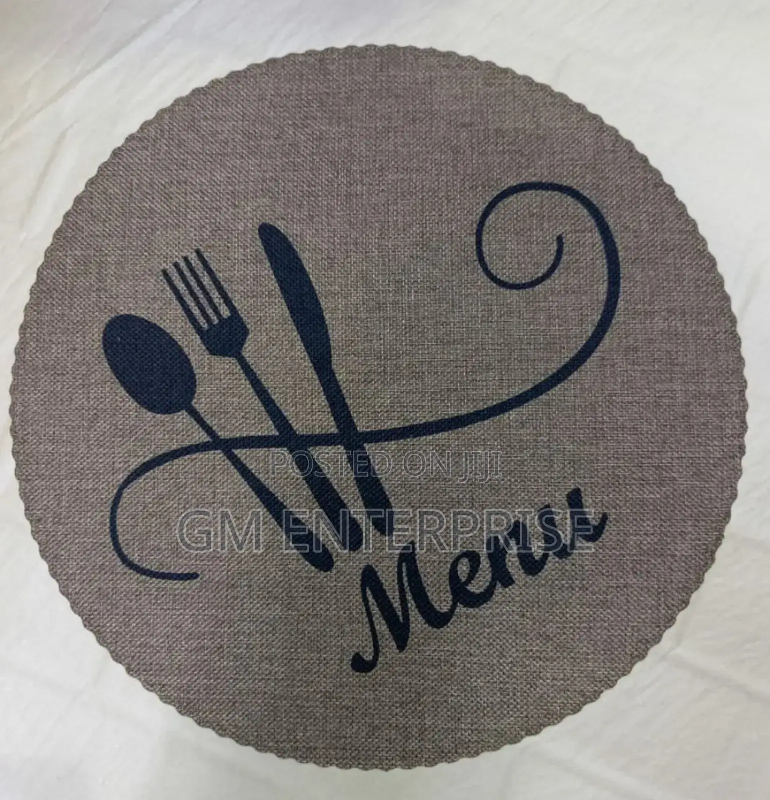 *Round Table Mats