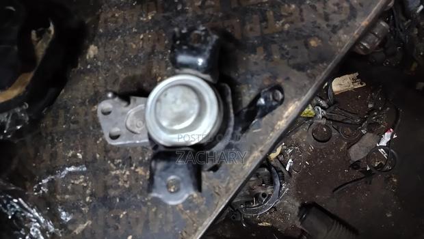 Engine Mounting 2zr for Fielder /Premio/Allion/Axio