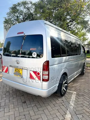 Toyota HiAce 2013 Silver