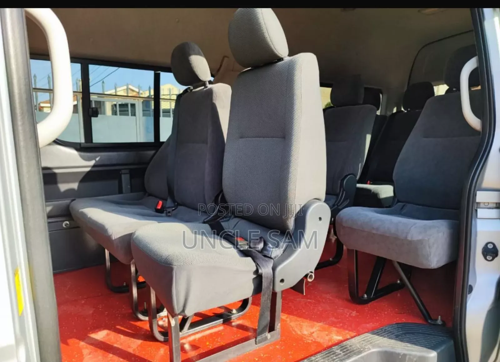 Toyota HiAce 2013 Silver