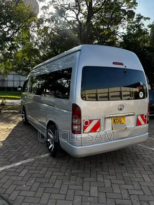 Toyota HiAce 2013 Silver