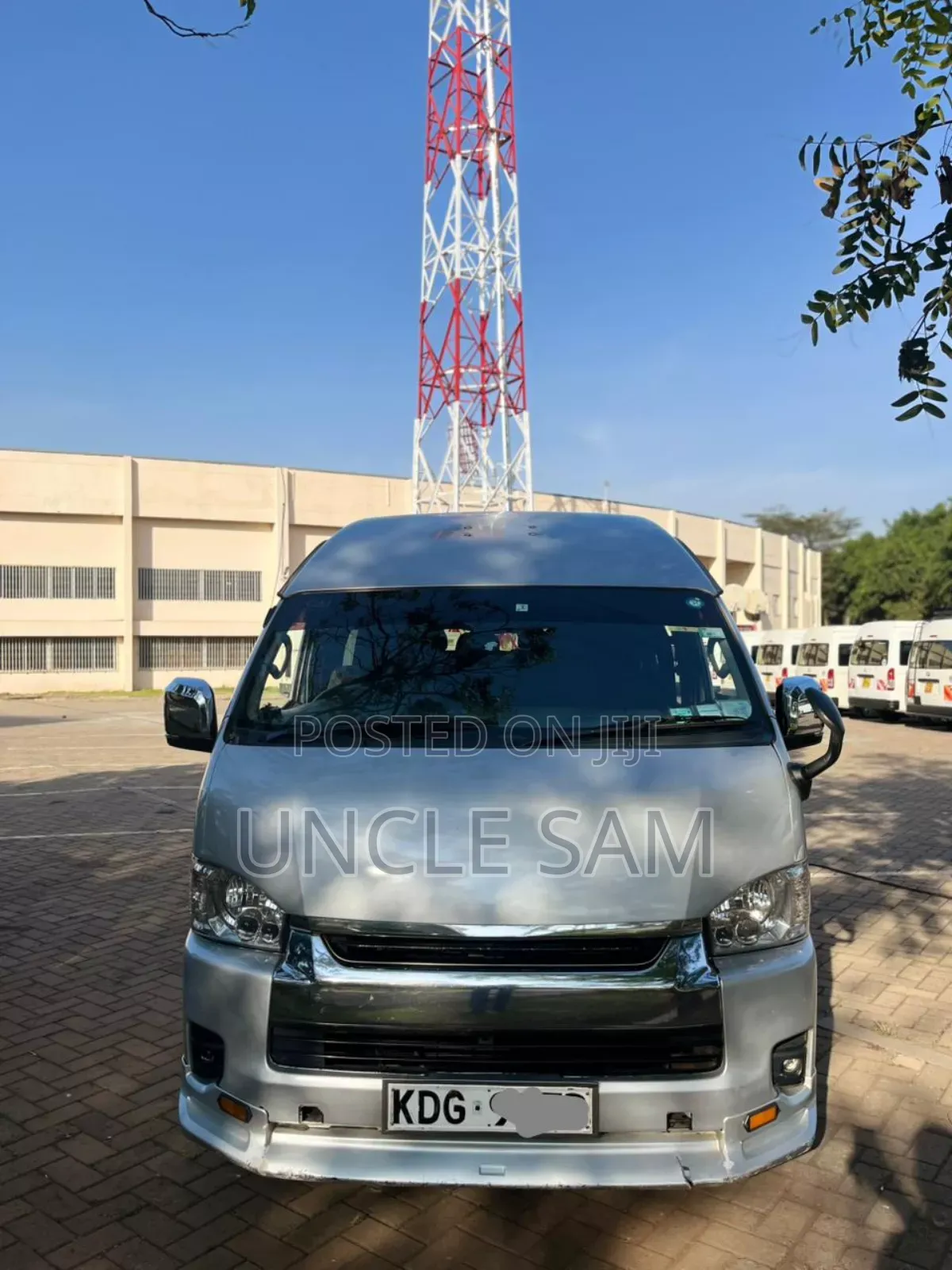 Toyota HiAce 2013 Silver