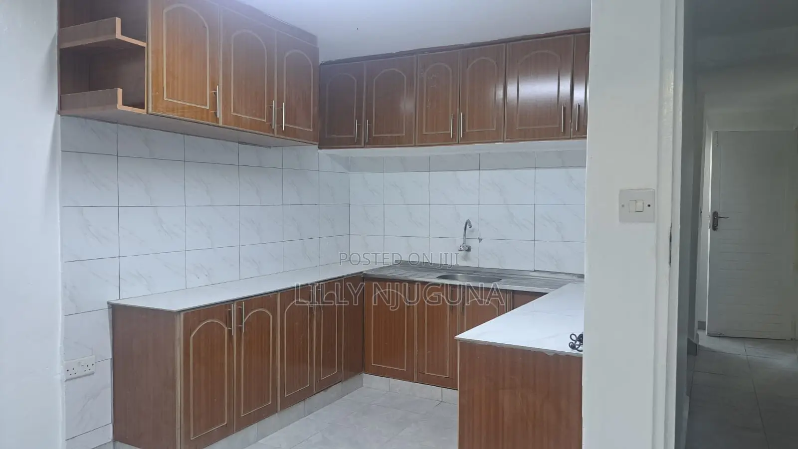 5bdrm Maisonette in Sector 2, Komarock for sale