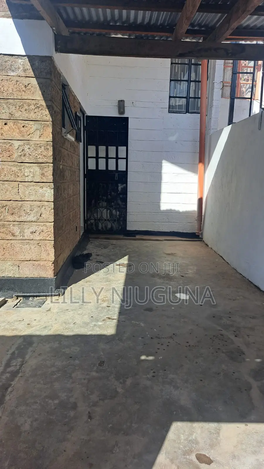 5bdrm Maisonette in Sector 2, Komarock for sale