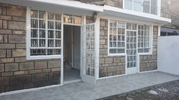 5bdrm Maisonette in Sector 2, Komarock for sale