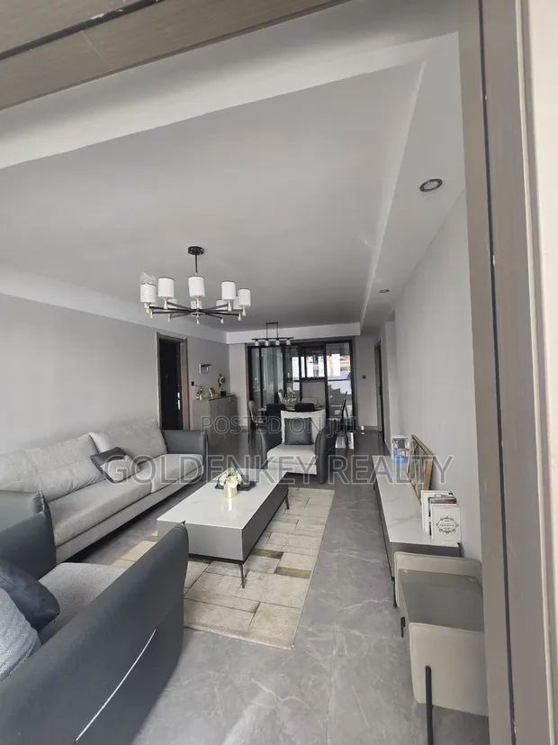 2bdrm Apartment in Gateway Mall Area for sale