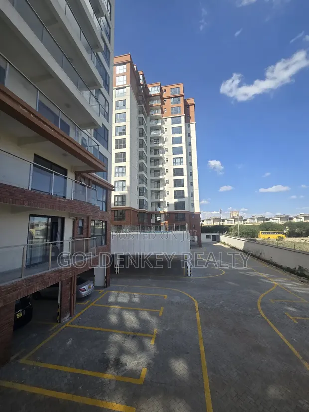 3bdrm Apartment in Gateway Mall Area for sale