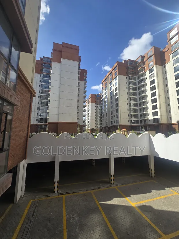 3bdrm Apartment in Gateway Mall Area for sale